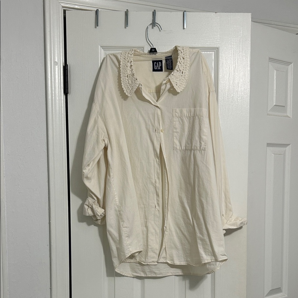 VINTAGE GAP CROCHET COLLAR BUTTON DOWN